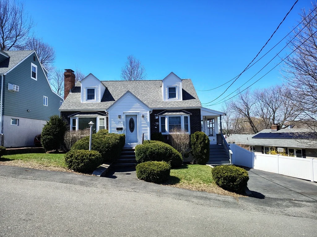 74 Thurlow Ave, Revere