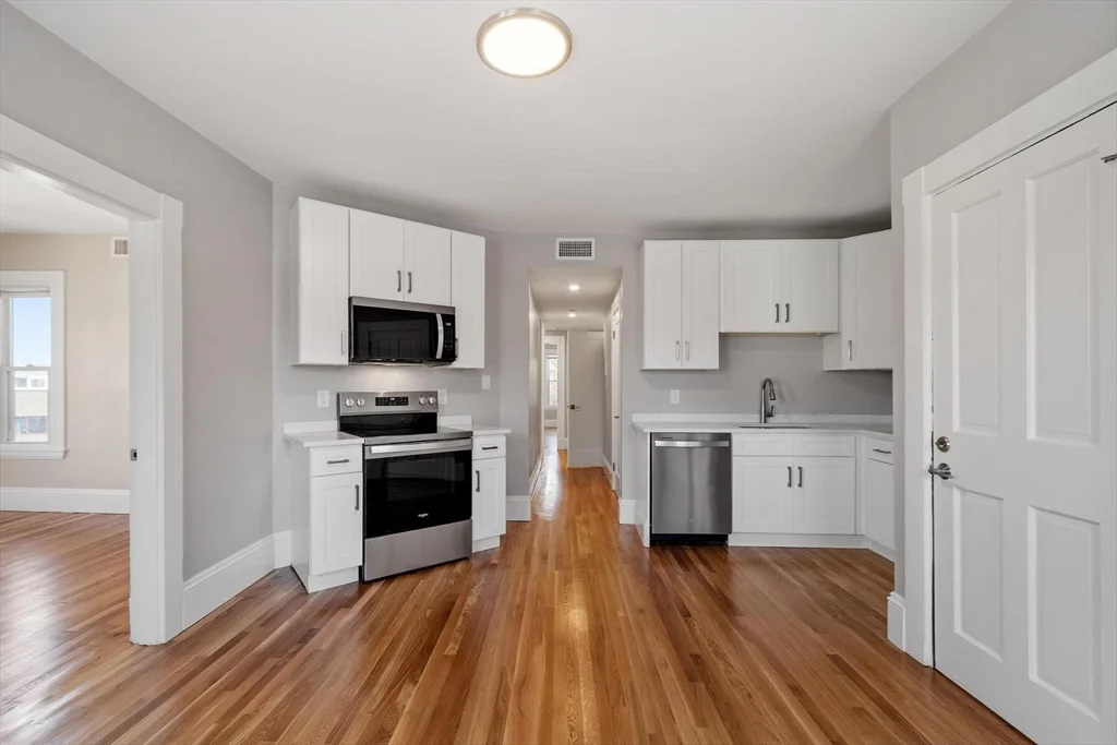 1590 Cambridge St, Mid-Cambridge