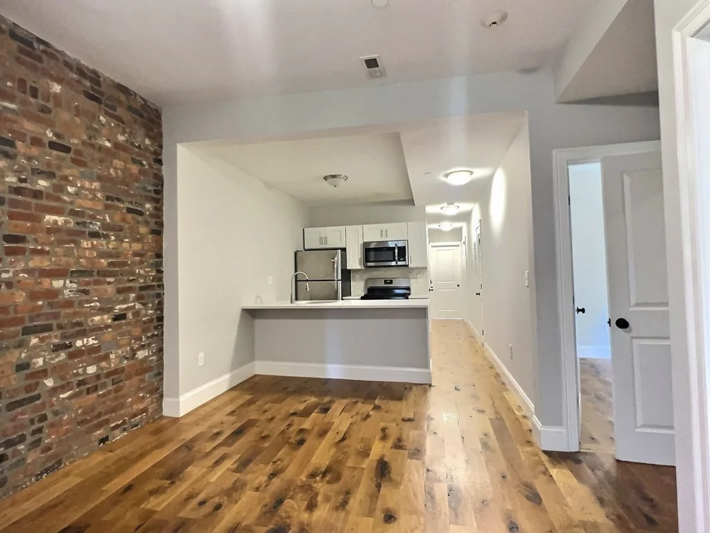255 Paris, East Boston