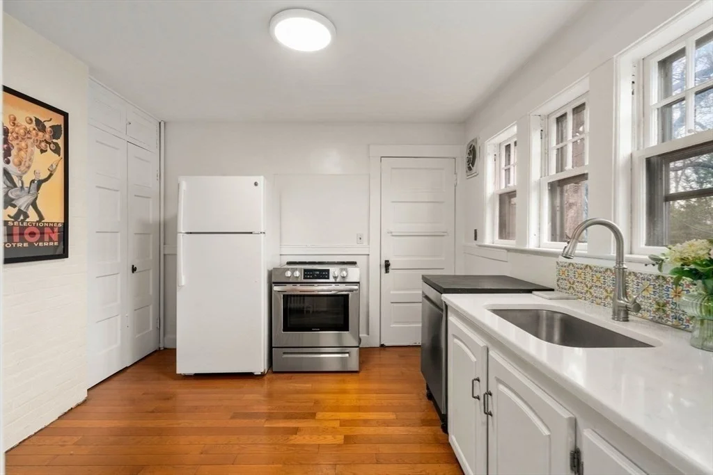 12 Leighton Rd, Wellesley