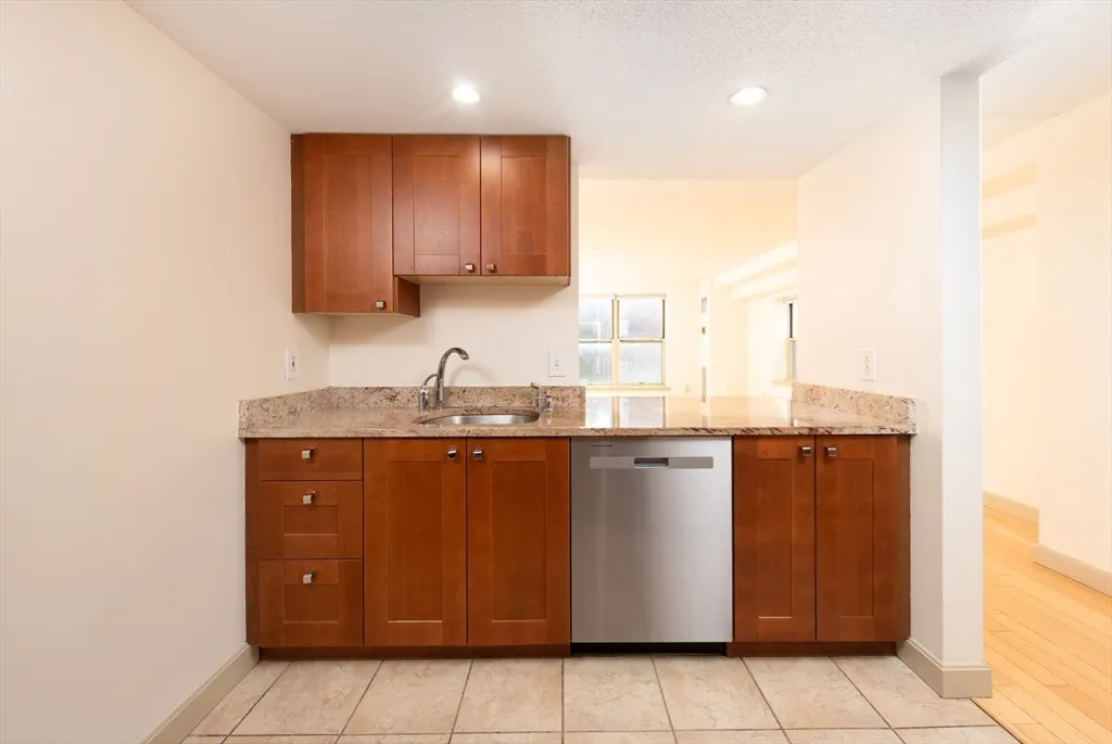 108 Peterborough St, Fenway