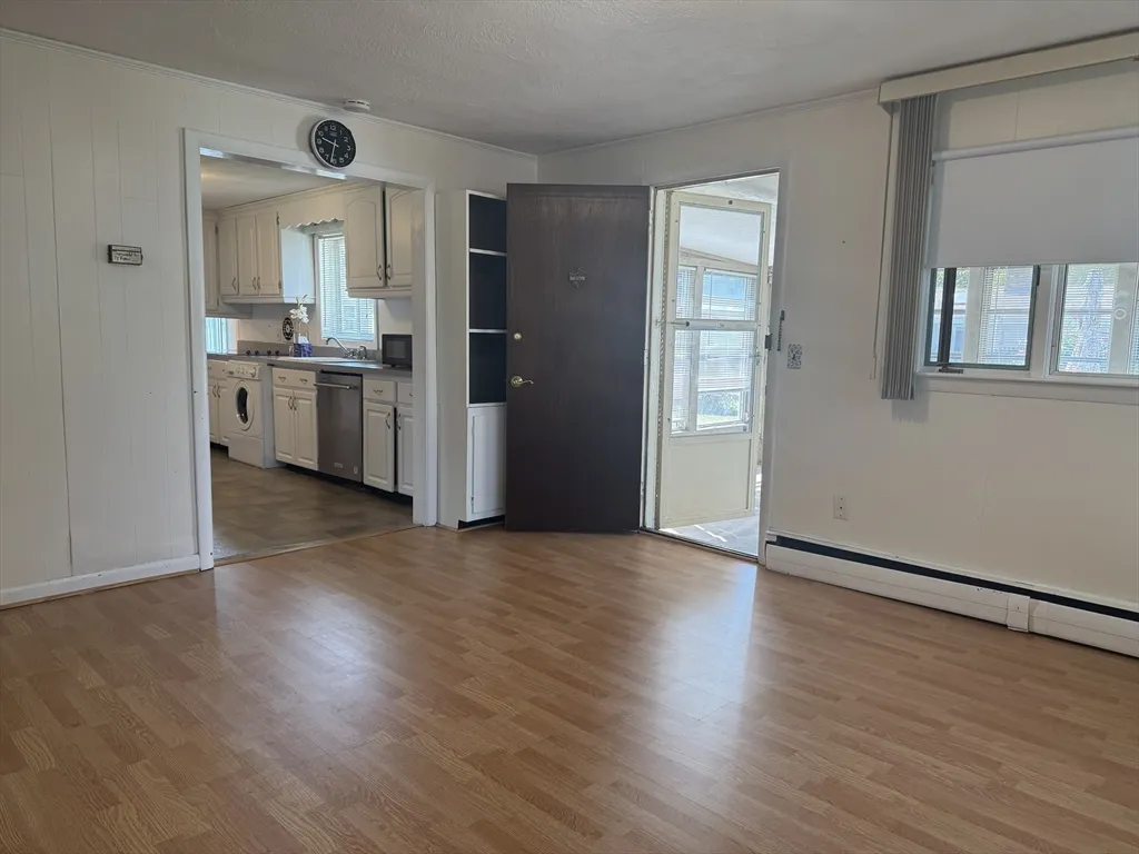 12 Reed Rd, West Peabody