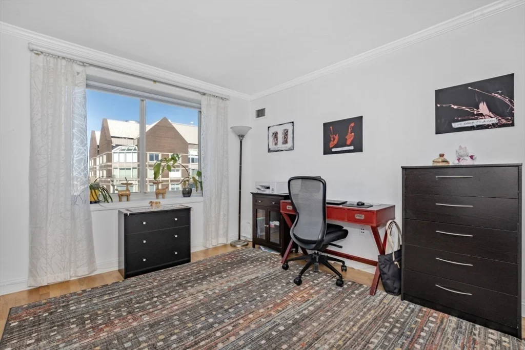 8 Museum Way, East Cambridge