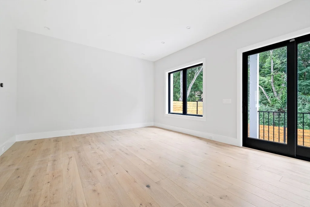 94 Thurston Rd, Newton Upper Falls