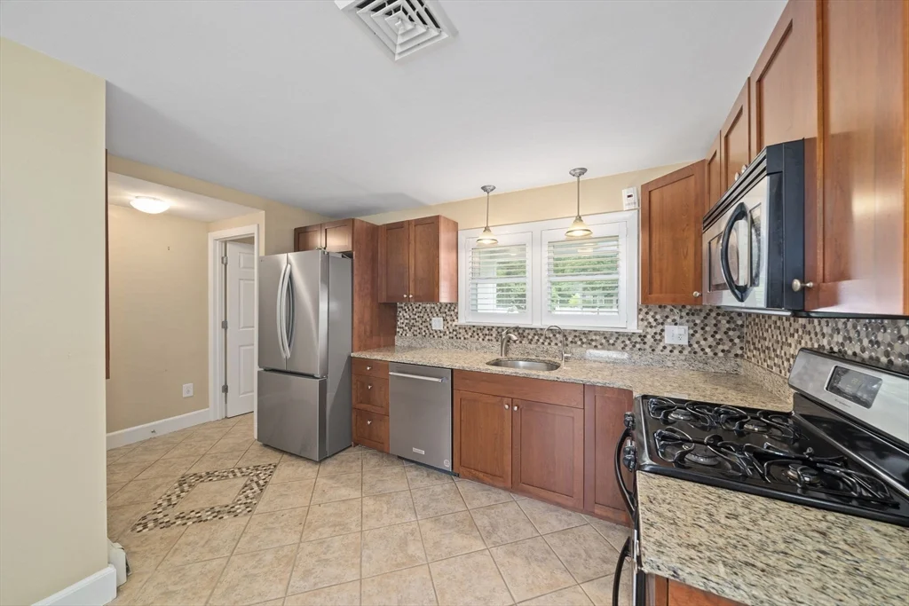 114 Main St, Norwell