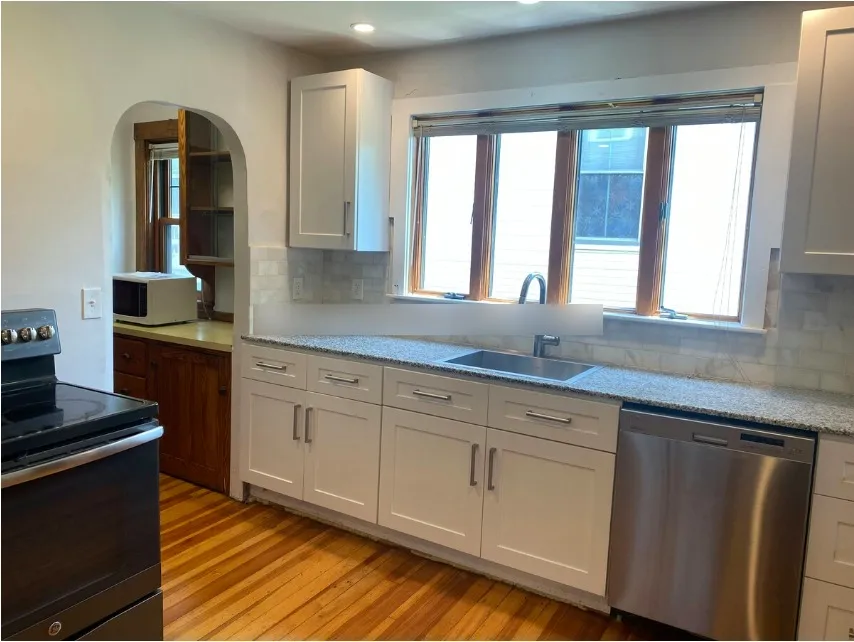12 Upland Rd, West Somerville