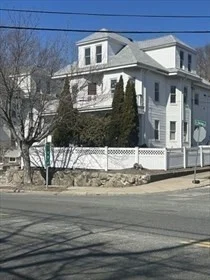 585 Main St, Watertown