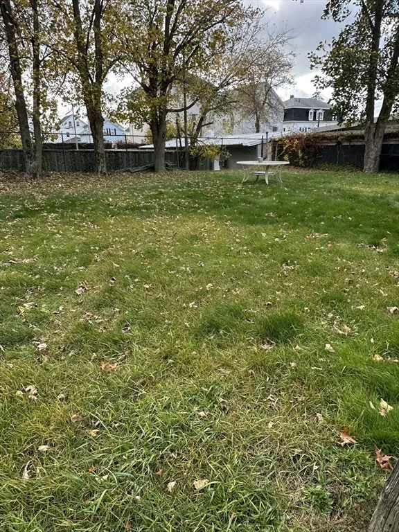 455 Peckham St, Fall River