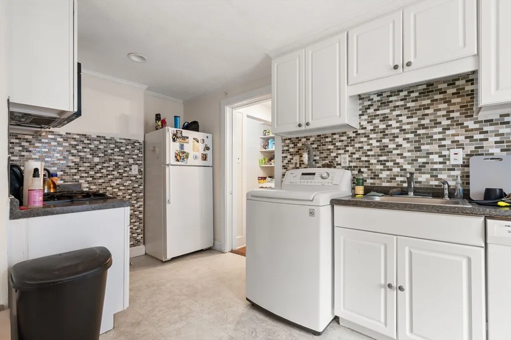 12 Perry St, Central Village