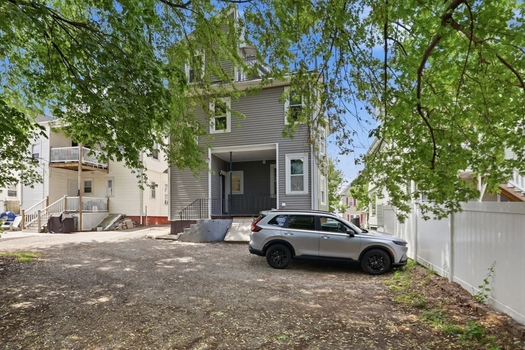 121 Glendale St, Everett