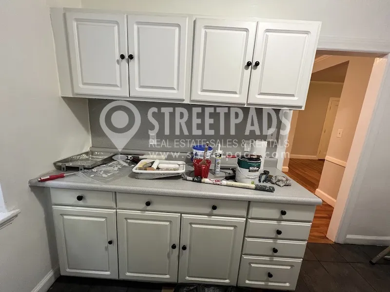 1139 Beacon St, Longwood