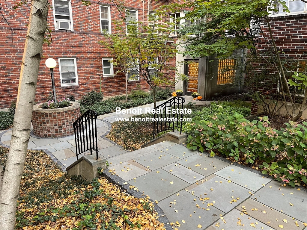 36 Highland Ave, Mid-Cambridge