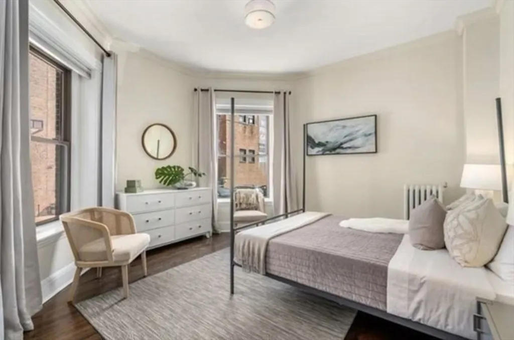 382 Commonwealth Ave, Back Bay