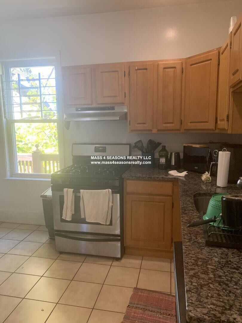 22 Fisher Ave, Mission Hill