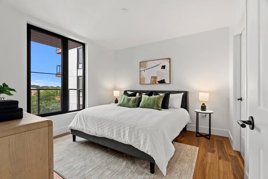 1515 Commonwealth Ave, Brighton