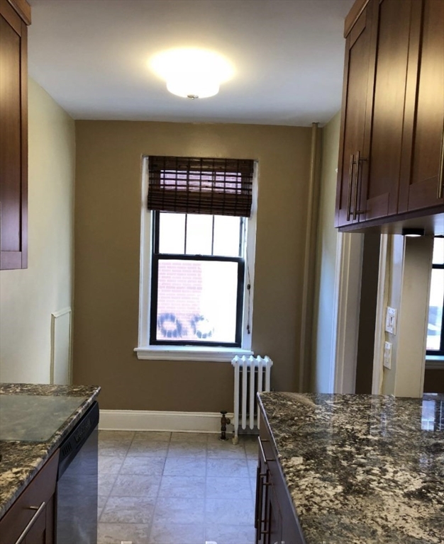 66 Queensberry St, Fenway