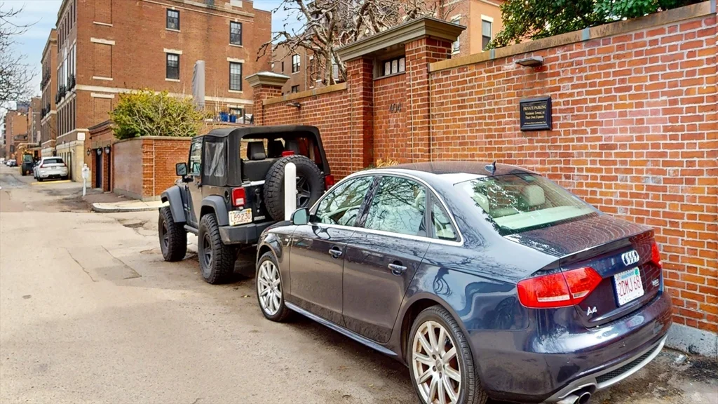 404 Beacon St, Back Bay