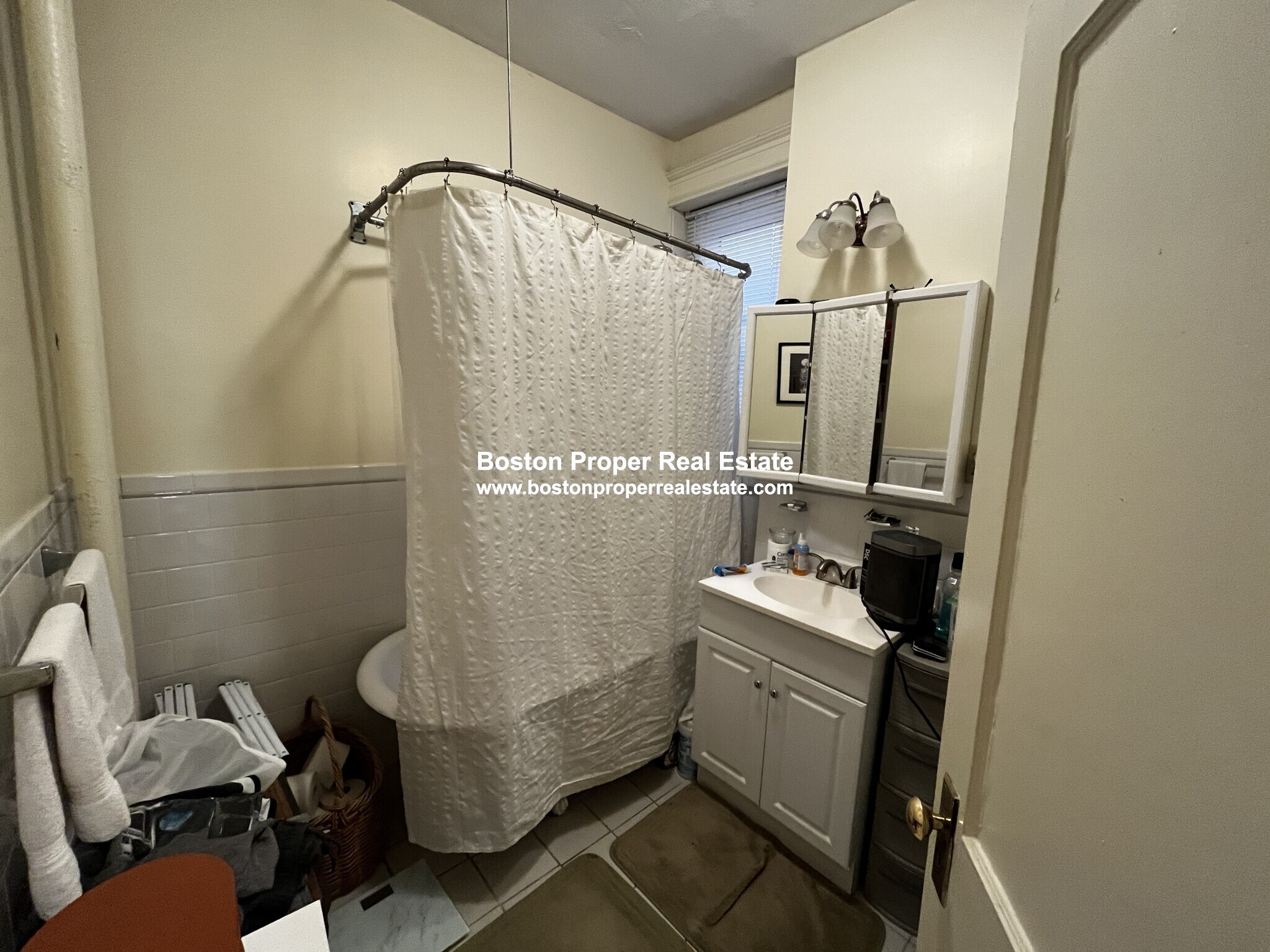 28 Queensberry St, Fenway