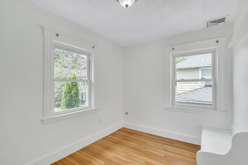 239 Hawthorne St, Malden