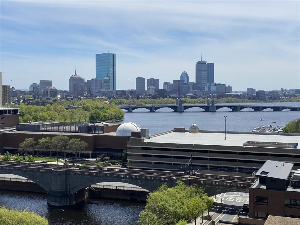 10 Museum Way, East Cambridge