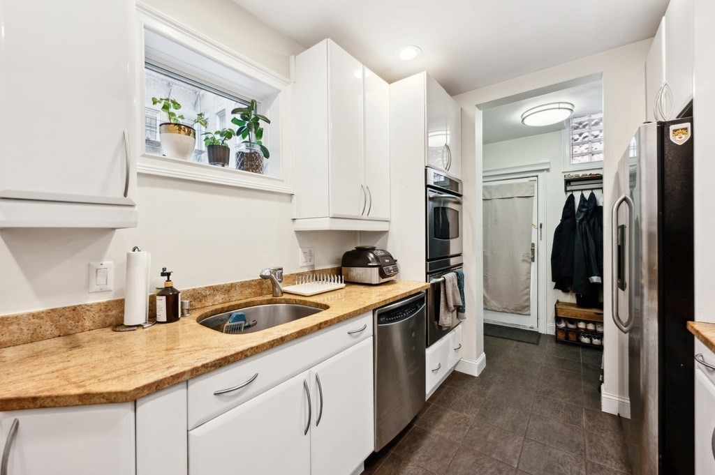 37 Queensberry, Fenway