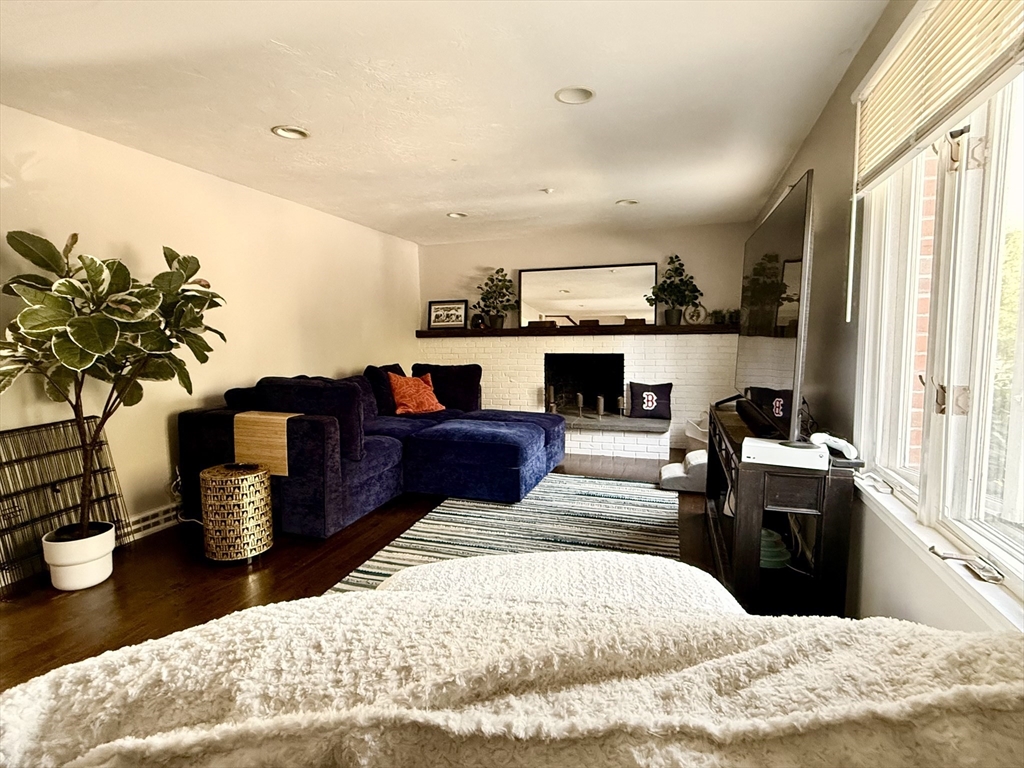 26 Hammond Pond Pkwy, Chestnut Hill