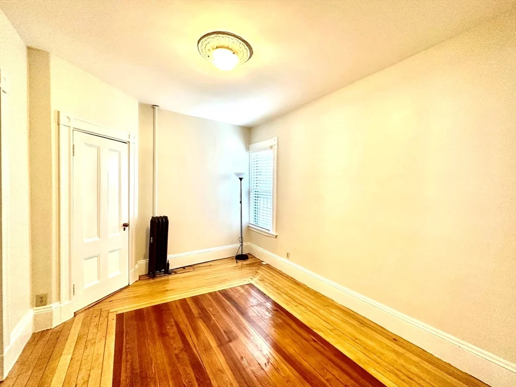61 Monument Ave, Charlestown