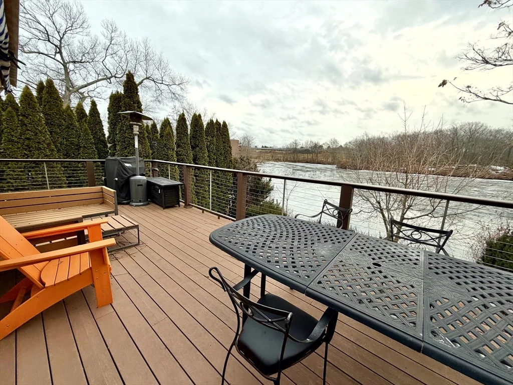 157 Riverview Ave, Waltham