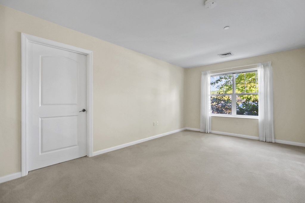 1275 Turnpike St, North Andover