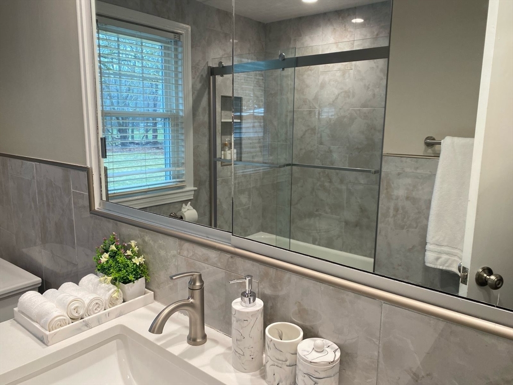 15 Winchester Dr, Lexington