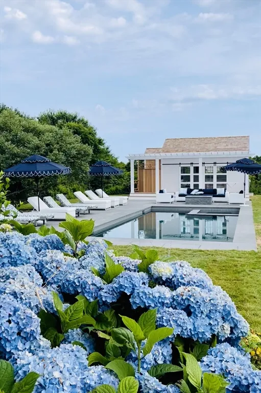 7 Packet Dr, Nantucket