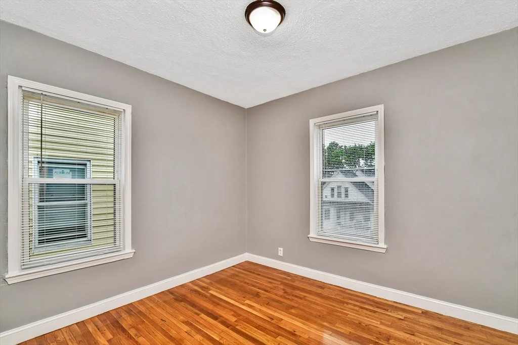 352 Norfolk St, Dorchester