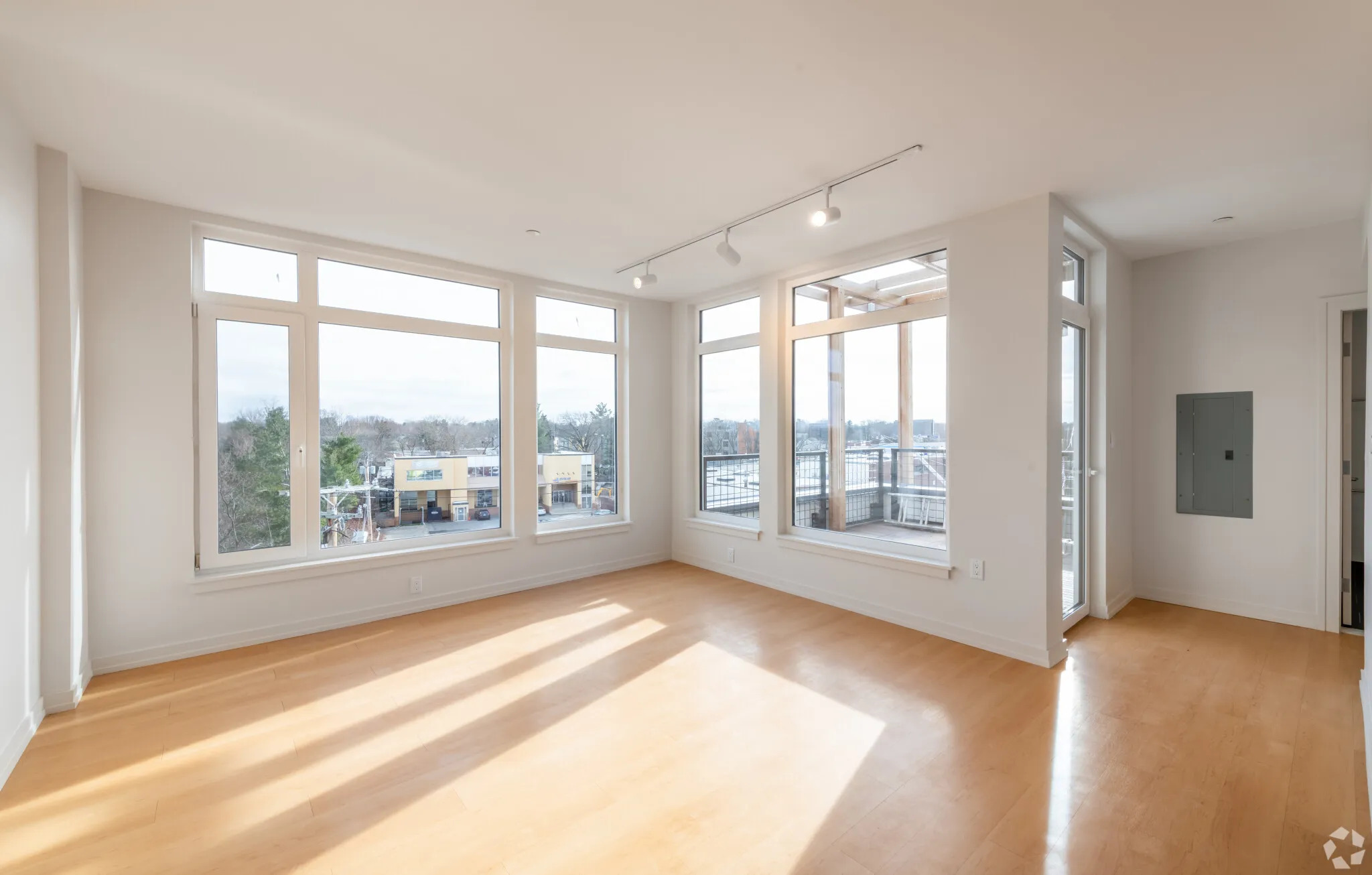 77 New St, Neighborhood Nine