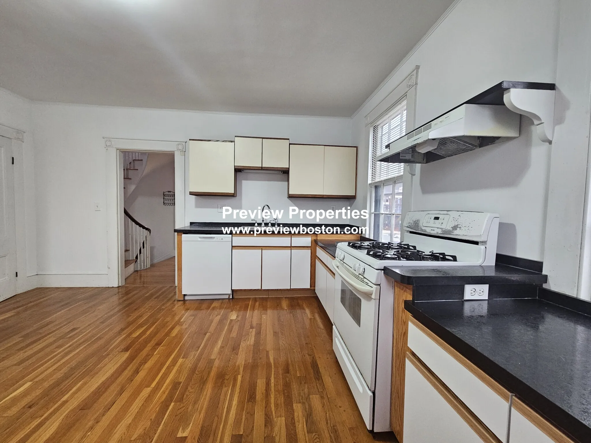 300 Faneuil St, Oak Square