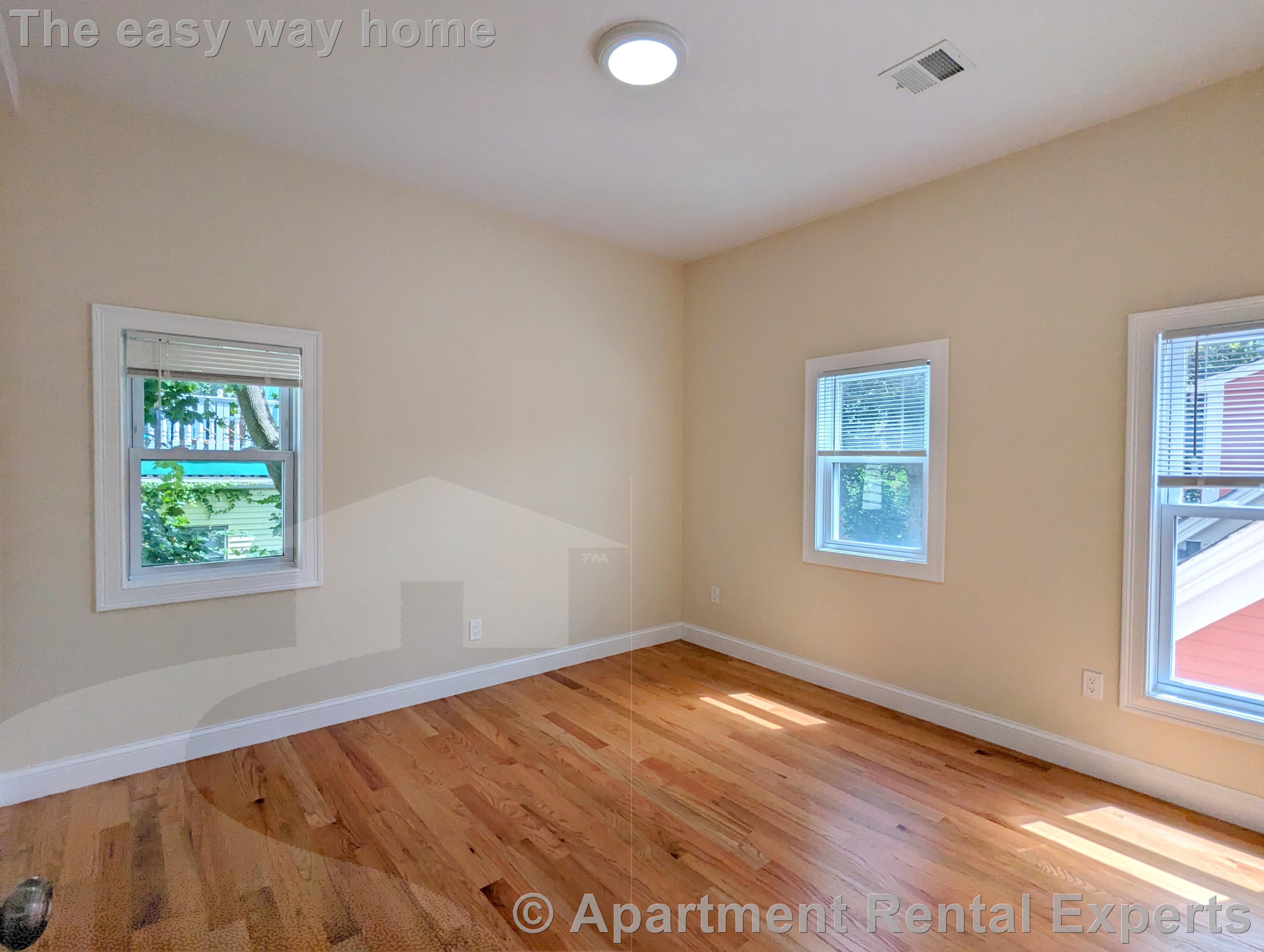 2 Sacramento Pl, Porter Square