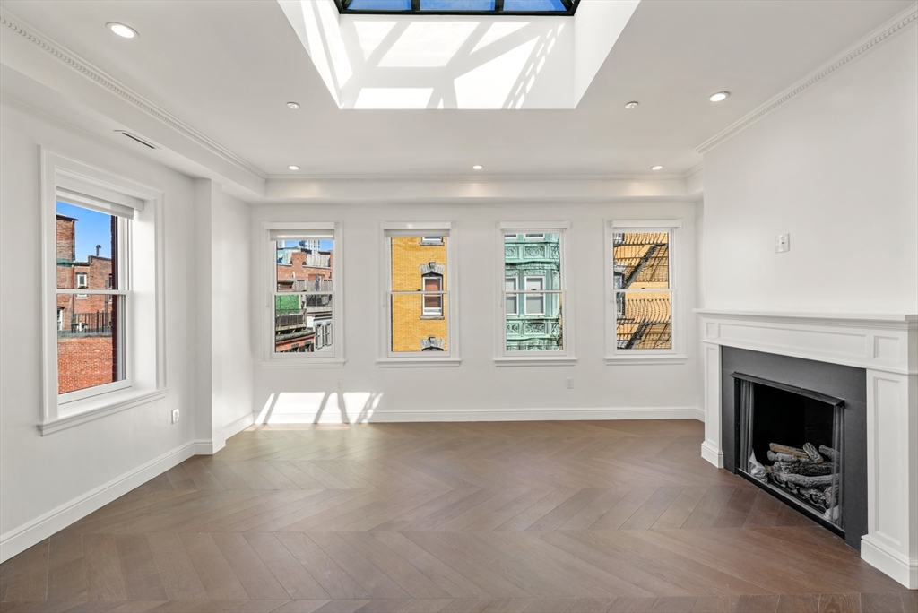 112 Myrtle, Beacon Hill