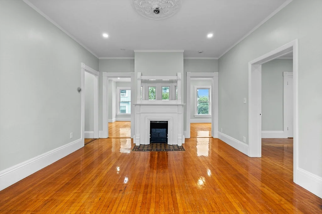 48 Hamilton Ave, Lynn