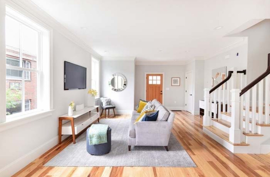 44 Evergreen St, Jamaica Plain