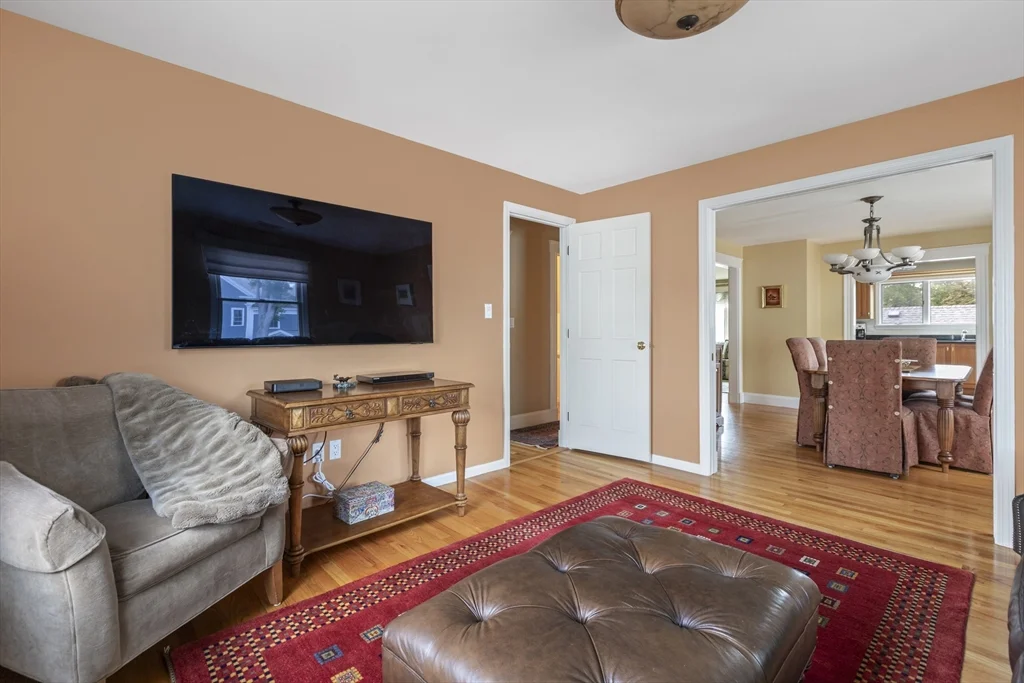 17 Gilbert St, Newton