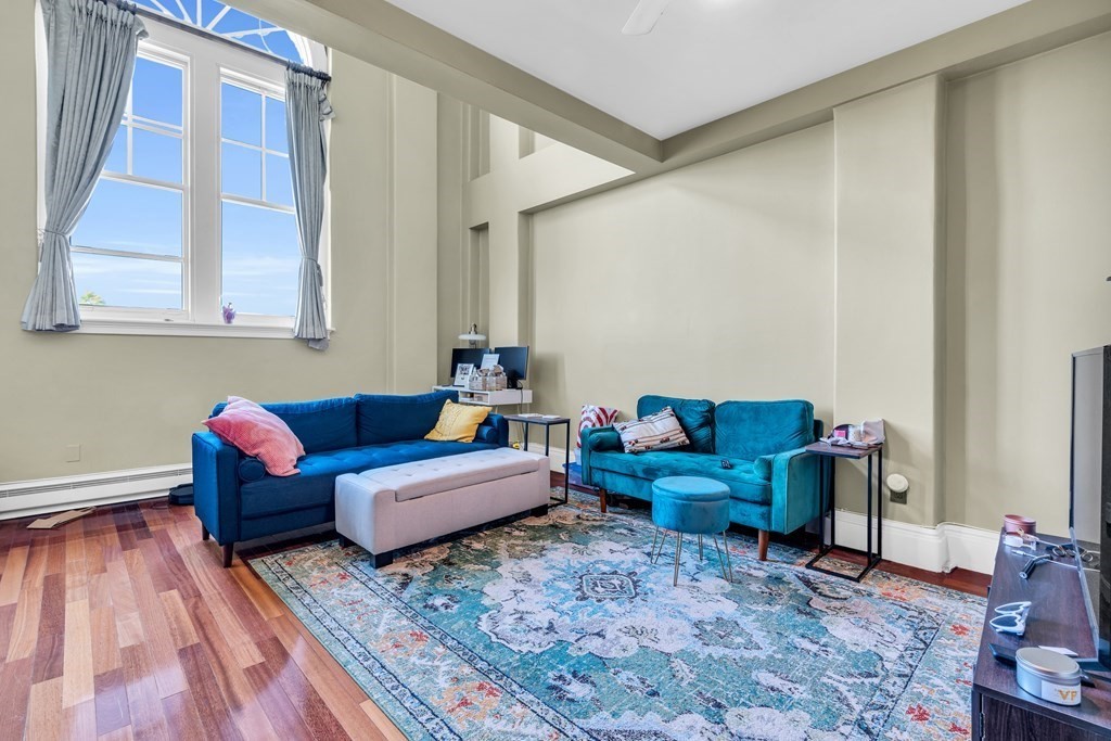 350 W 4th, South Boston