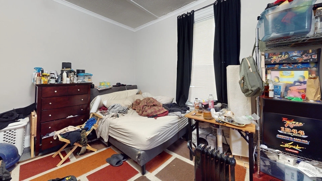 101 Bradford, Everett