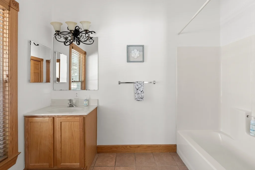 25 Pleasant St, Nahant