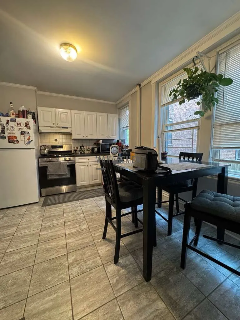 98 Strathmore Rd, Brighton
