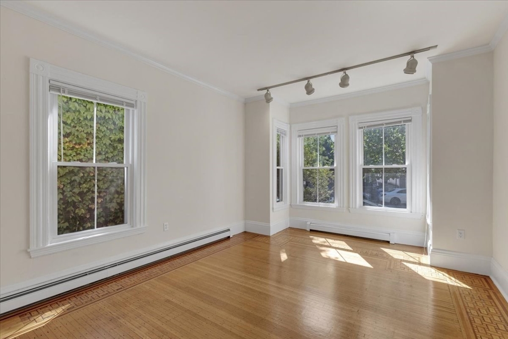 325 Western Ave, Riverside