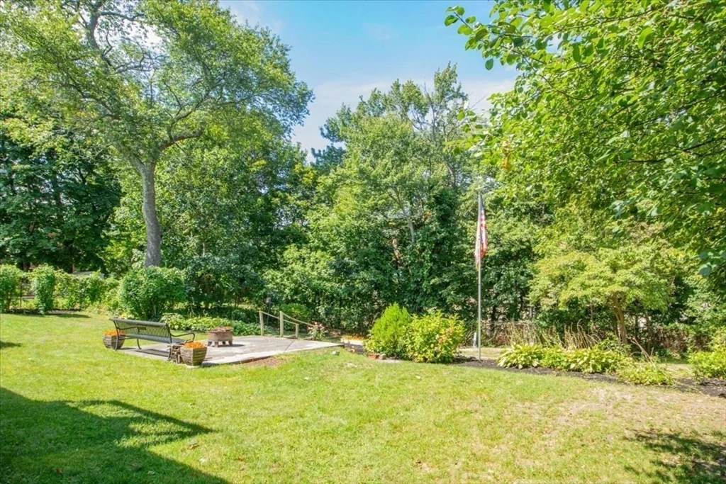 715 Truman Pkwa, Hyde Park