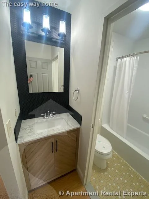 474 Broadway, Magoun Square