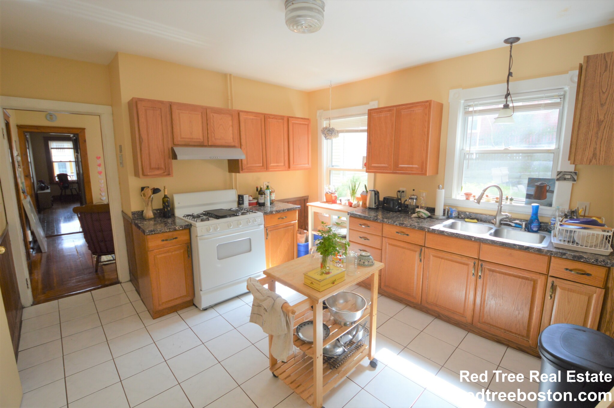 69 Woodlawn St, Jamaica Plain