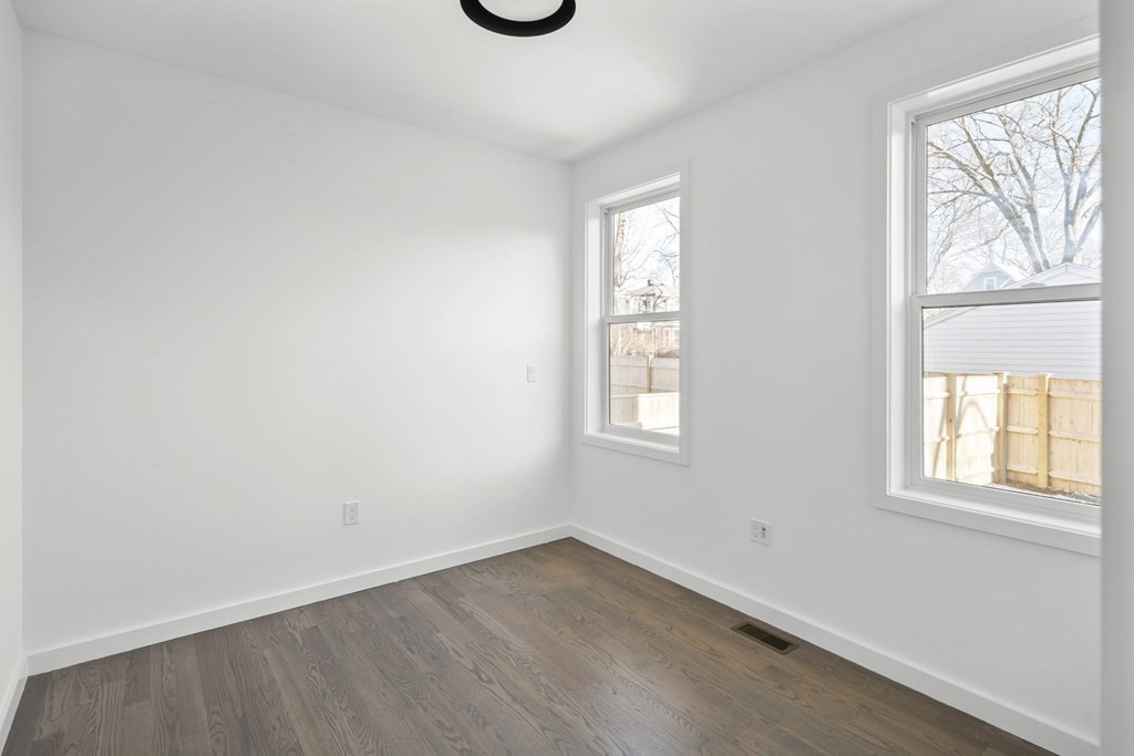 70 Walker St, Newtonville