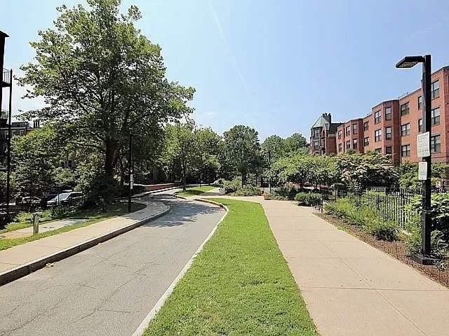 8 Garrison St, Back Bay