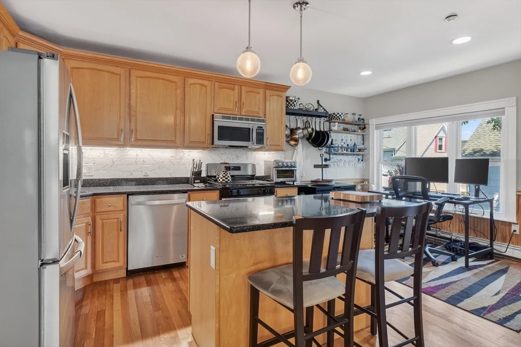 17-B Bonair St, East Somerville